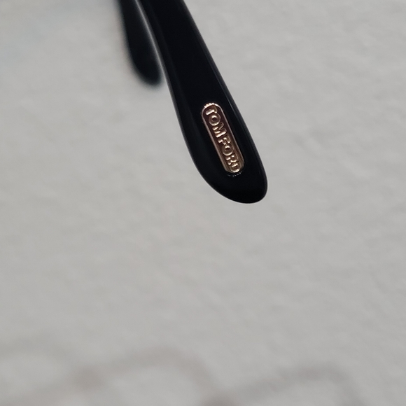 Leo Tom Ford Sunglasses TF336 - Picture 10 of 11